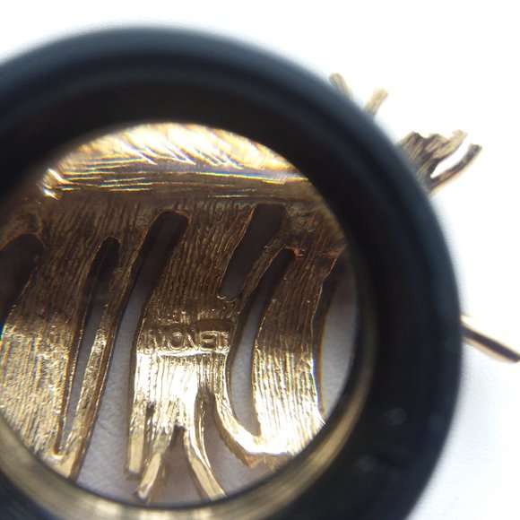 VTG. SIGNED MONET BROOCH 10K GOLD PLATED - Picture 3 of 3